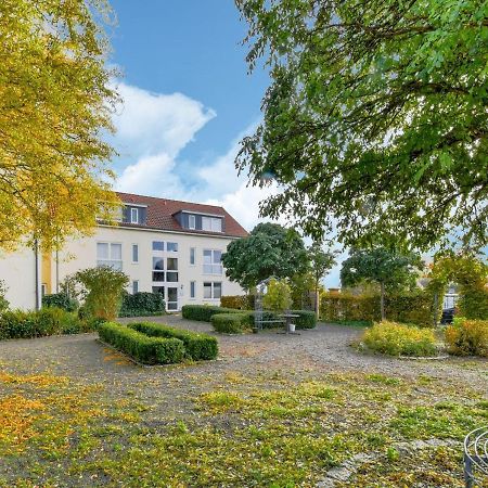 Charming Apartment With A Terrace Near The Sea Wiek auf Rügen Екстериор снимка