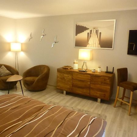 Charming Apartment With A Terrace Near The Sea Wiek auf Rügen Екстериор снимка