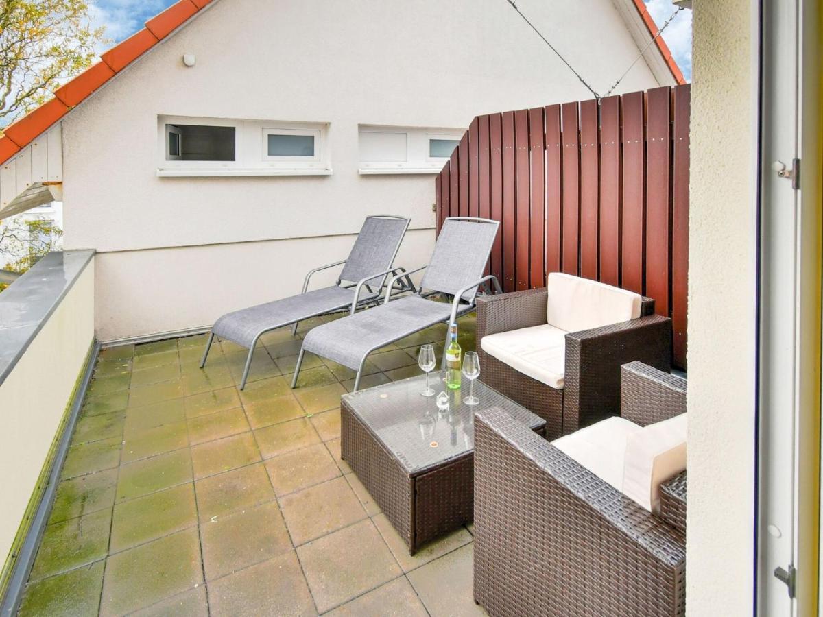 Charming Apartment With A Terrace Near The Sea Wiek auf Rügen Екстериор снимка