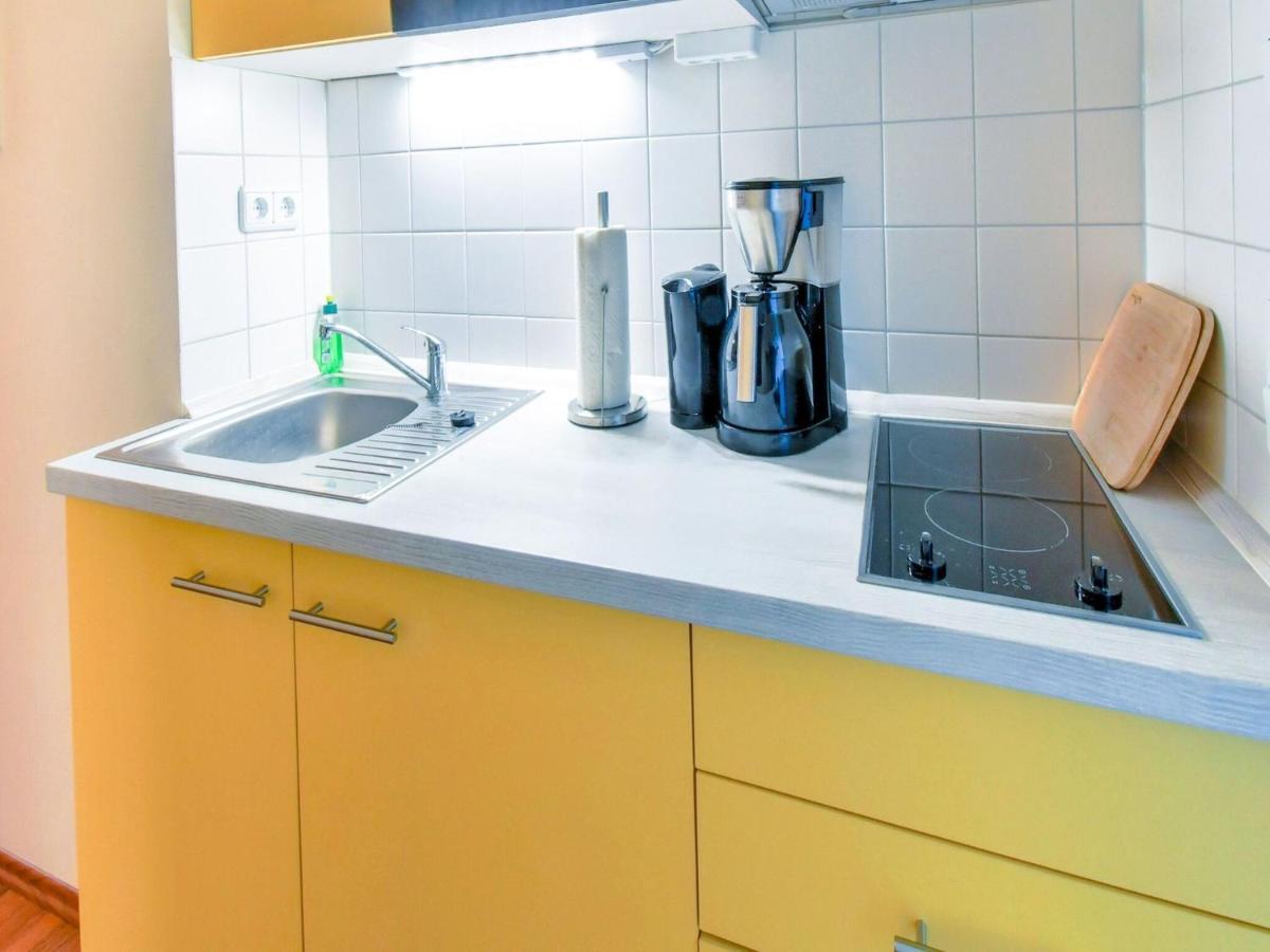 Charming Apartment With A Terrace Near The Sea Wiek auf Rügen Екстериор снимка