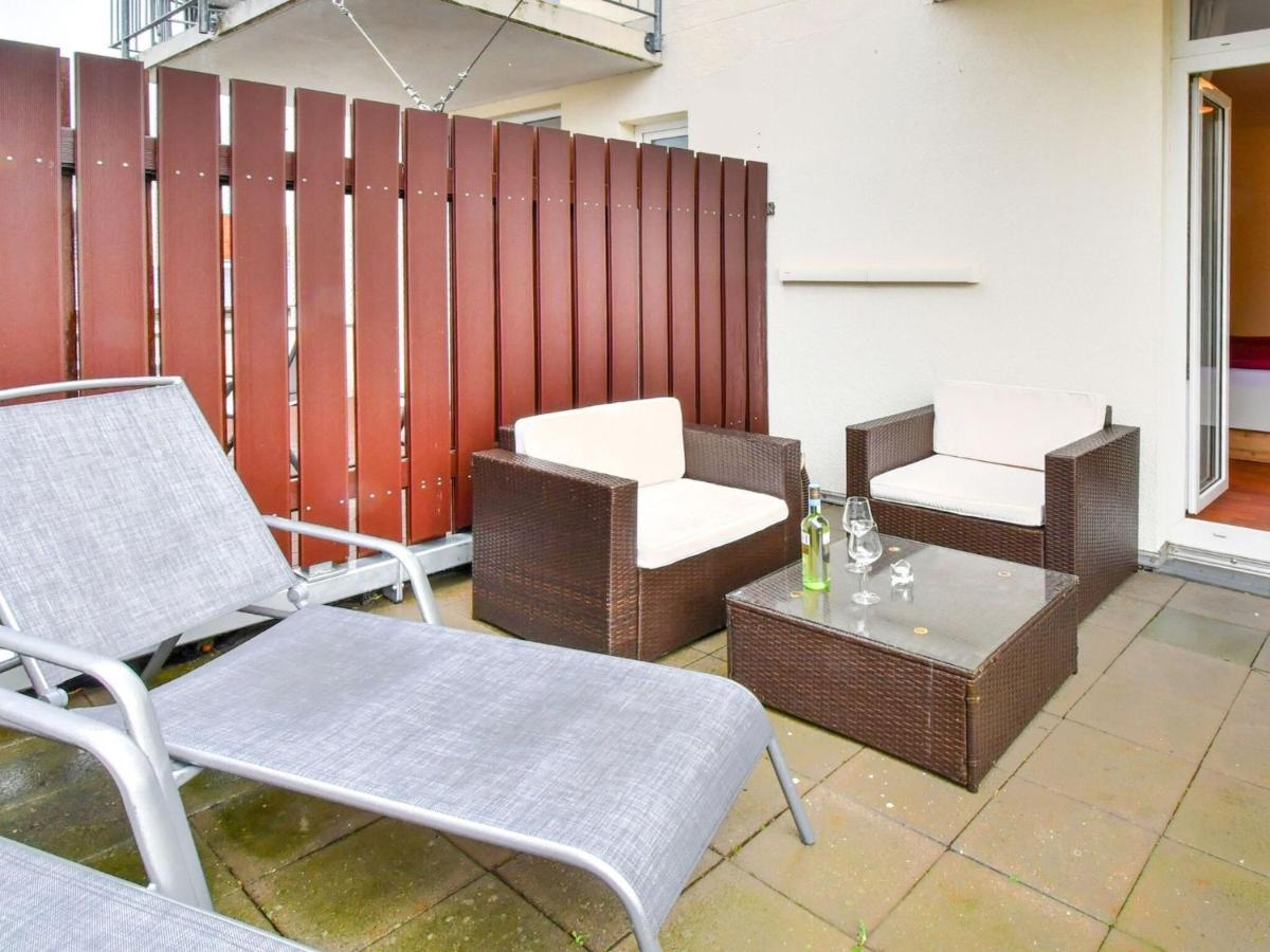 Charming Apartment With A Terrace Near The Sea Wiek auf Rügen Екстериор снимка