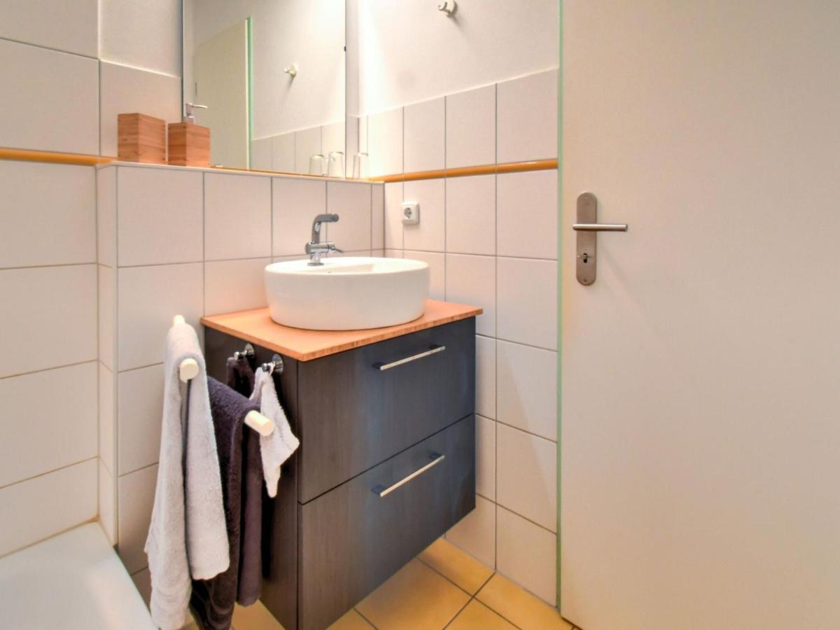 Charming Apartment With A Terrace Near The Sea Wiek auf Rügen Екстериор снимка
