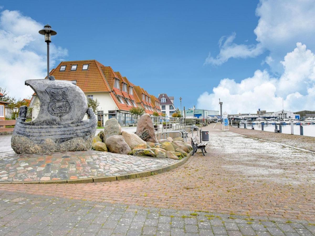 Charming Apartment With A Terrace Near The Sea Wiek auf Rügen Екстериор снимка