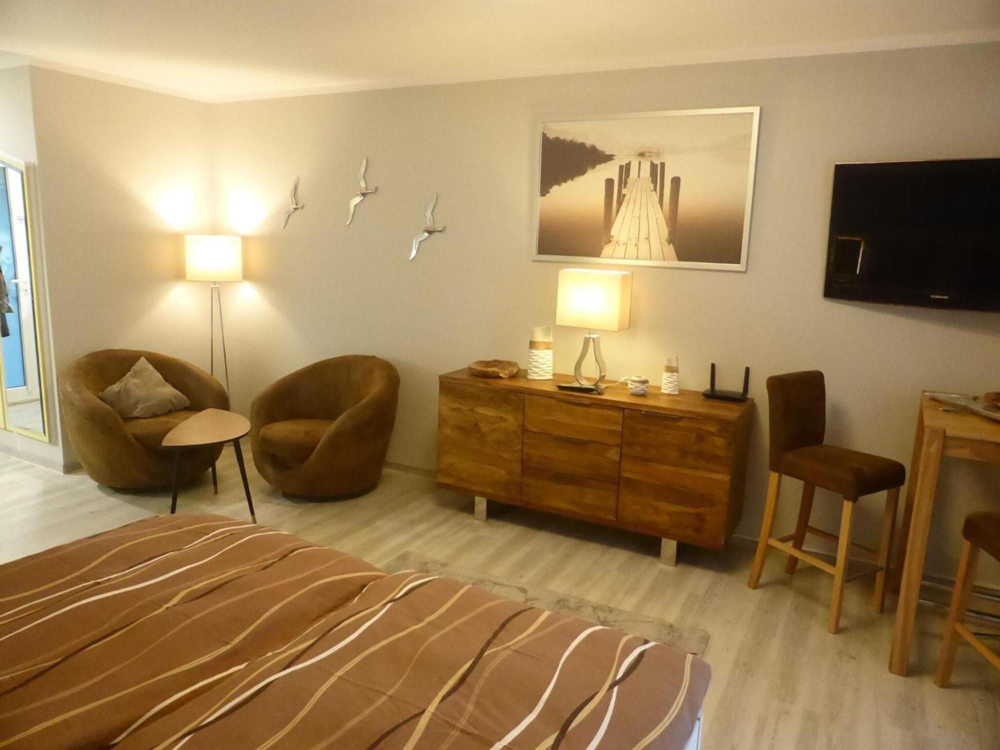 Charming Apartment With A Terrace Near The Sea Wiek auf Rügen Екстериор снимка